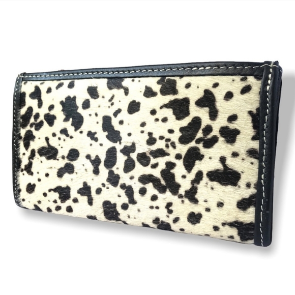 LAST ONE!! Gorgeous Handmade/Hand Carved Genuine Leather Western Style Wallet - Picture 5 of 10